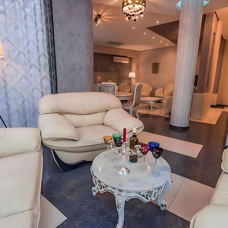 Appartamento Cabernet Corner Tbilisi Esterno foto